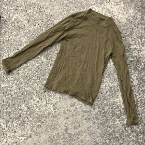 Aura - size small - good condition